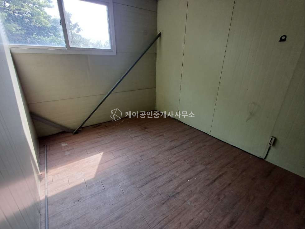 인천 검단구 금곡동 라필지동 마당넓은 제조업소, 1층 130평, 2층 17평(사무실), 호이스트 2.8t, 5톤 진입 가능 월세 매물번호 12124 사진 15