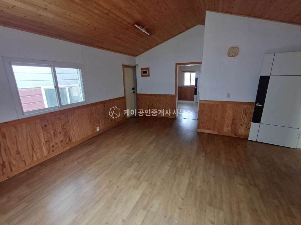 경기 김포시 대곶면 약암리 1동 대지 694평, 건축 236평+가설 124평, 호이스트 2기, 마당 넓은 단독 공장 매매 매물번호 12127 사진 17