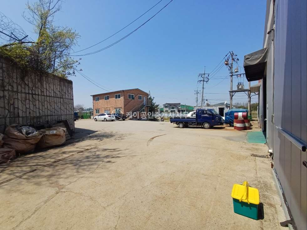 경기 김포시 대곶면 거물대리 통진ic2.5km, 연면적 406평+가설 약150평, 호이스트 다수, 대형차 진입 매매 매물번호 12004 사진 12