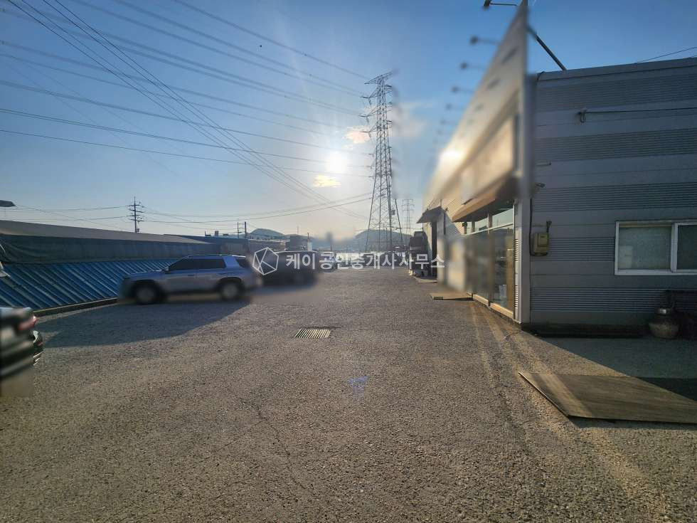 경기 파주시 파주읍 백석리 통일로 대로변 위치한 근생창고, 넓은 단독마당, 통일로 접, 월롱ic 2km, 수도권제2순환고속 i c 예정지 인근 매매 매물번호 12141 사진 4