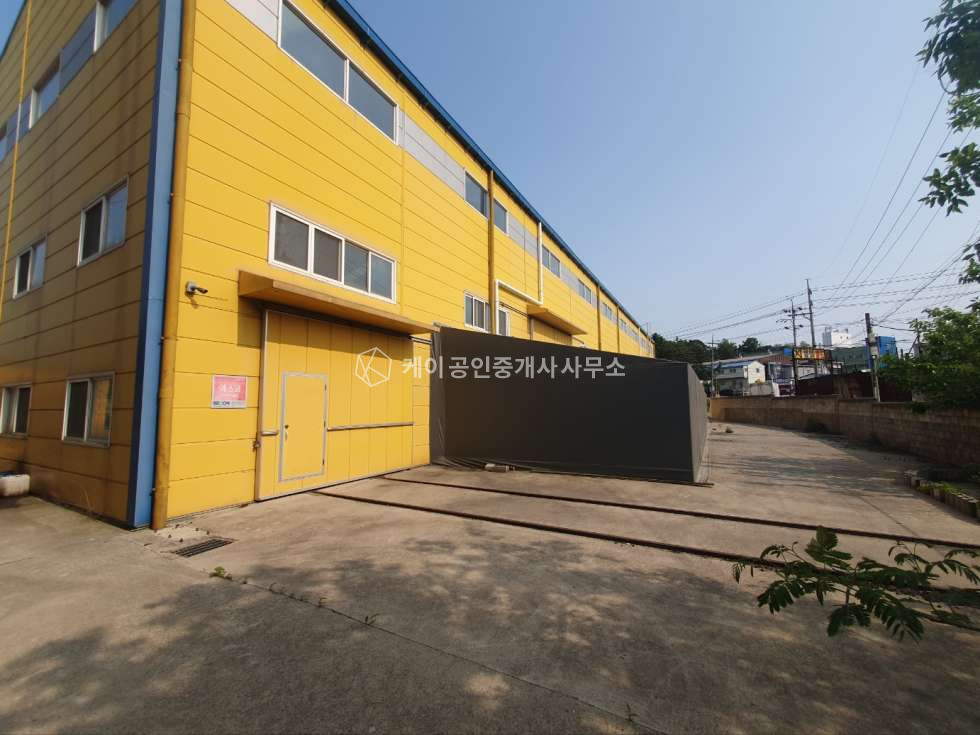 경기 김포시 대곶면 초원지리 공장 통 261평, 내부사무실, 층고 약10m, 추레라 가능, 넓은 주차공간 월세 매물번호 12151 사진 5