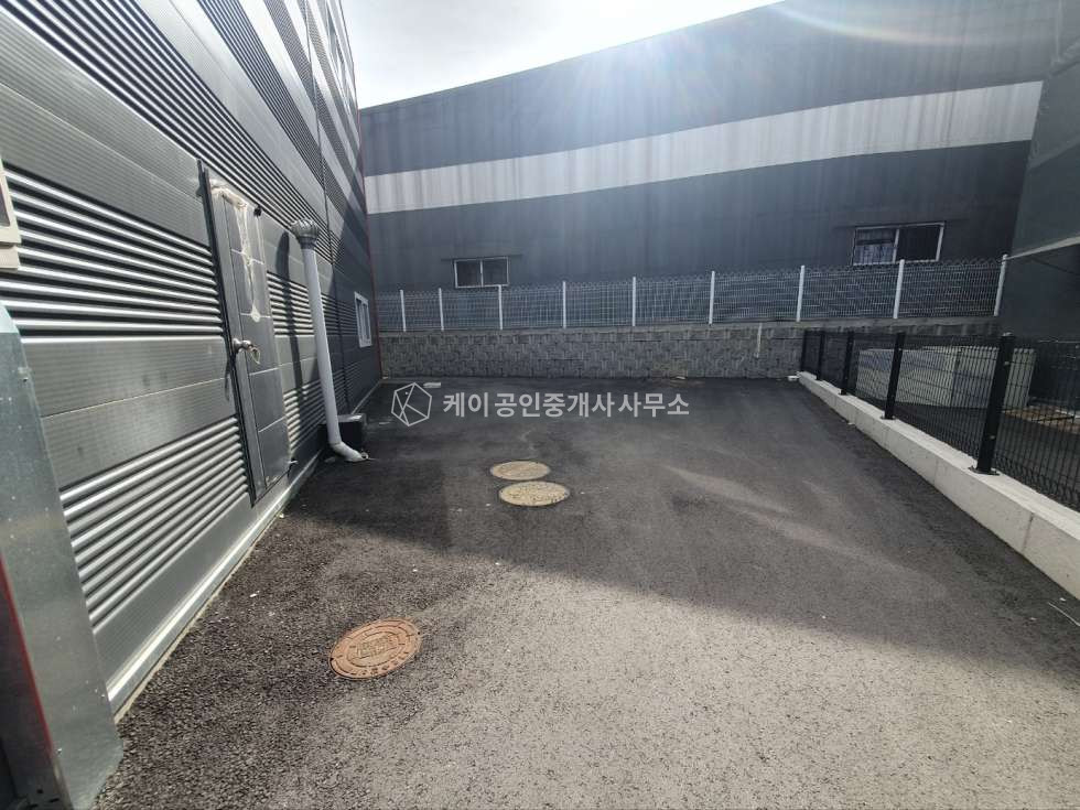 경기 김포시 통진읍 서암리 신축, 2종근생, 통 145평, 층고 9.7m,추레라O, 단독마당 매매 매물번호 12179 사진 7