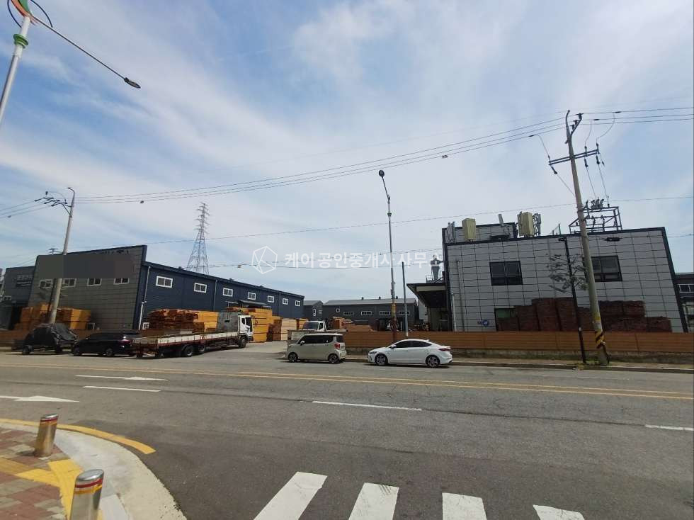 인천 서해구 원창동 A동 평당 699만원, 대지 1358p, 연면적 430p, 마당 넓은 공장 창고 매매 매물번호 12196 사진 1
