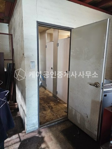경기 시흥시 금이동 마당 넓은 제조업소, 대지 427p, 연면적 108p, 2층 사무실, 호이스트 2.8톤 매매 매물번호 12202 사진 9