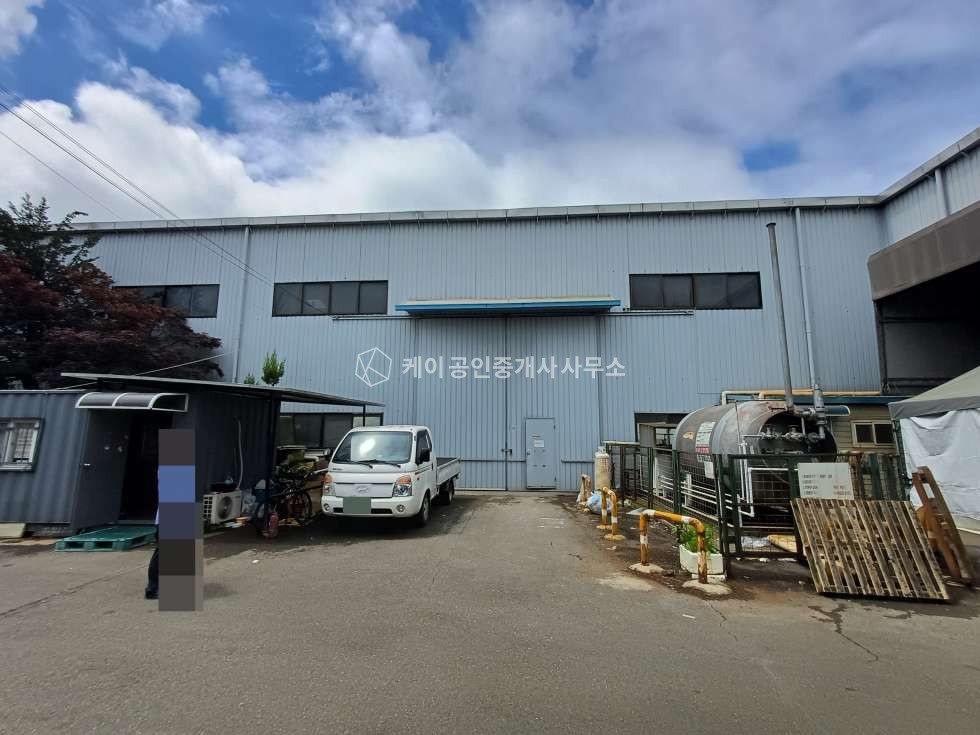 인천 서해구 경서동 다동 임대면적 182평, 호이스트 10톤 외 2기, 집진설비, 전력 50kw(고압), 대형차 공장내부 진입 월세 매물번호 12239 사진 1