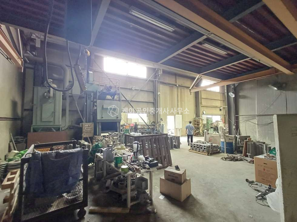 인천 서해구 경서동 다동 임대면적 182평, 호이스트 10톤 외 2기, 집진설비, 전력 50kw(고압), 대형차 공장내부 진입 월세 매물번호 12239 사진 5