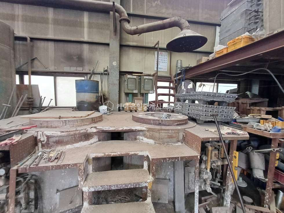 인천 서해구 경서동 다동 임대면적 182평, 호이스트 10톤 외 2기, 집진설비, 전력 50kw(고압), 대형차 공장내부 진입 월세 매물번호 12239 사진 8