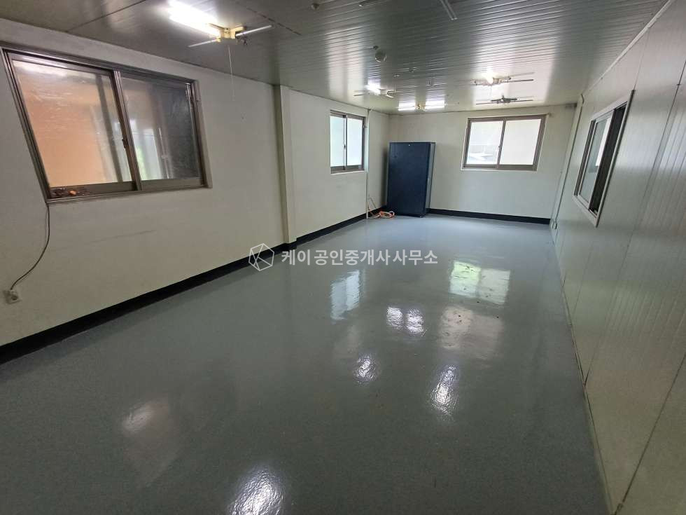 경기 시흥시 금이동 연 238p, 물류 유통 최적, 마당 매우 넓음, 10분이내 고속도로 진입 가능 월세 매물번호 12260 사진 8