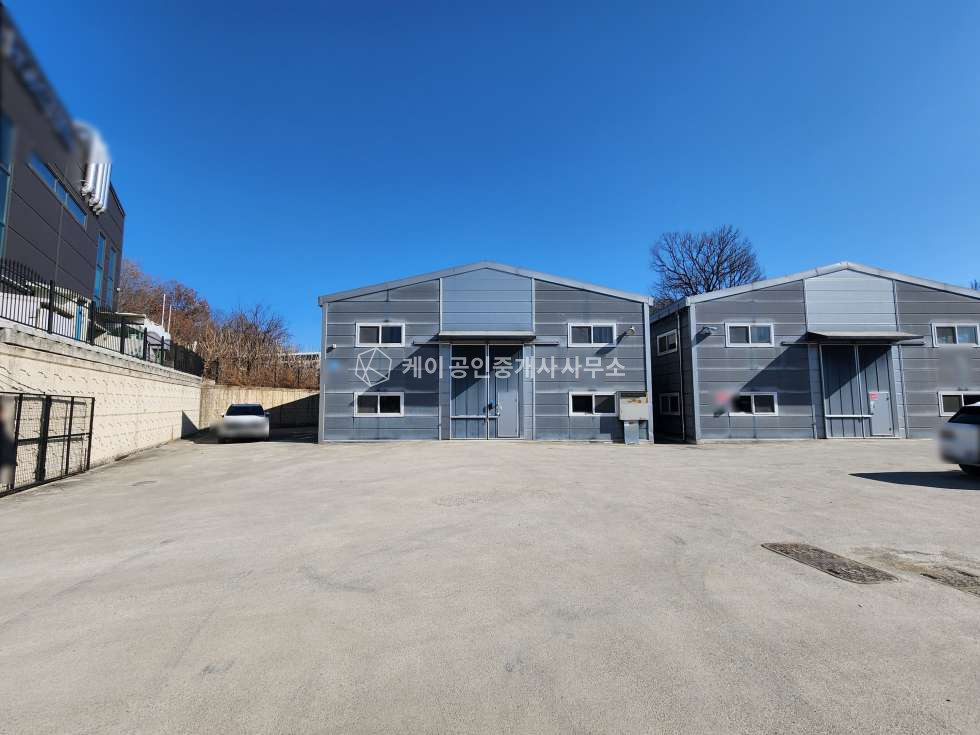 경기 파주시 연다산동 1동 운정신도시 인근 위치한 통건물 100평 공장, 자유로 문발ic 약 7분, 넓은 마당사용 월세 매물번호 11738 사진 1