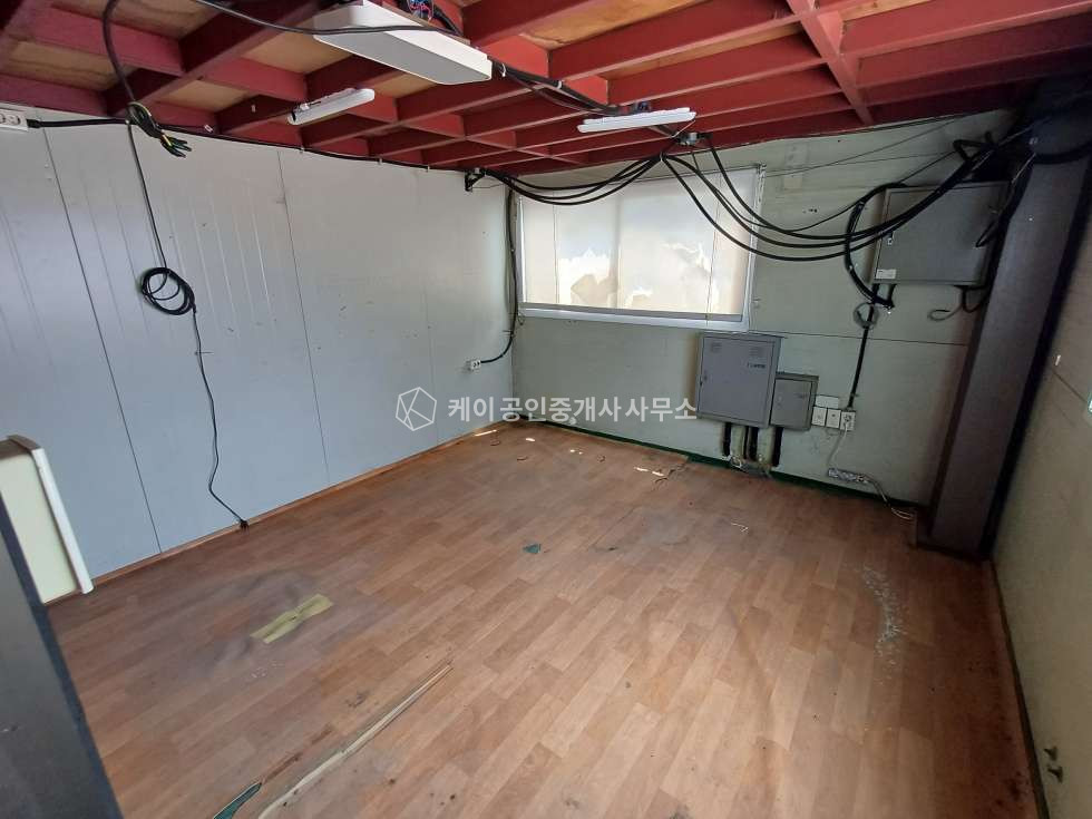경기 시흥시 미산동 지하철 신현역 인근 60평 공장, 창고, 호이스트 2톤, 제조업 등록 가능, 내부 사무실 월세 매물번호 12300 사진 9