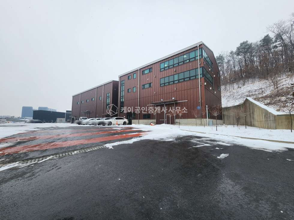 경기 파주시 조리읍 오산리 파주 신축급 대형공장, 대형물류창고, 연면적 1368평, 넓은 마당, 높은층고 15.2m, 40피트 츄레라 가능, 금촌ic 10분이내 월세 매물번호 11539 사진 4