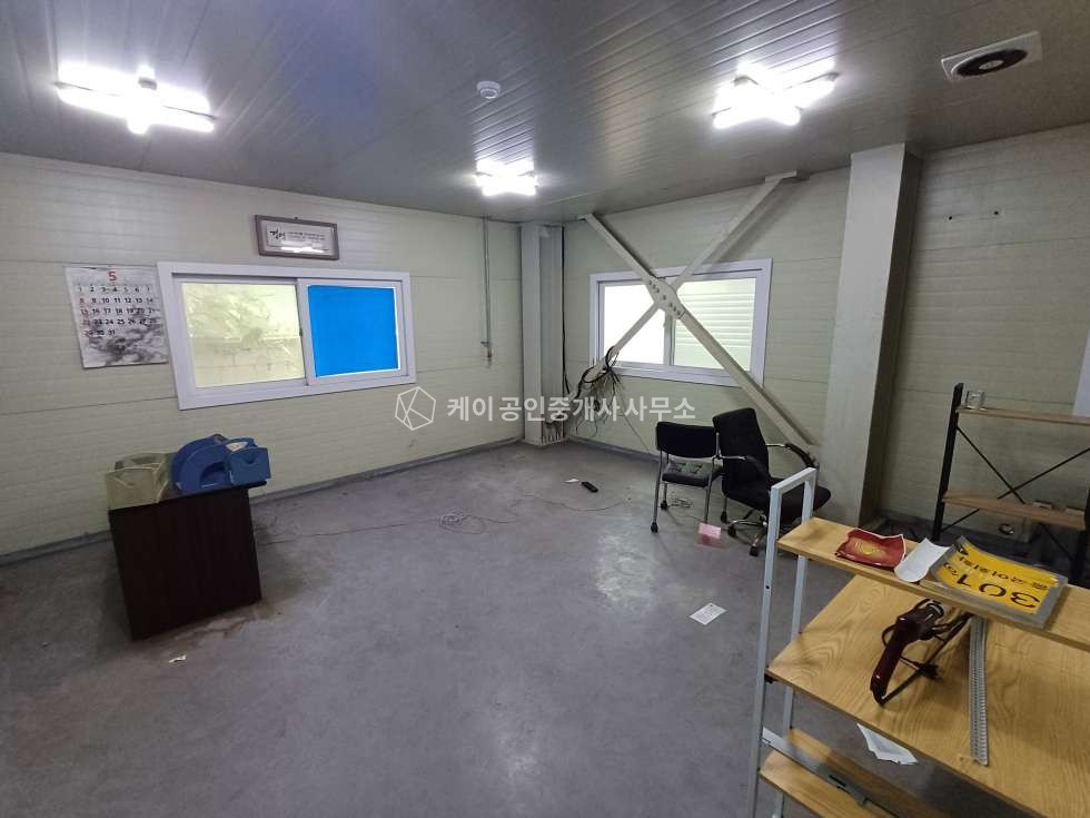 인천 서해구 석남동 깔끔한 1층 공장, 임대면적 106평, 층고 7m, 호이스트 3톤, 내부 철거가능(임대인부담) 월세 매물번호 12335 사진 6