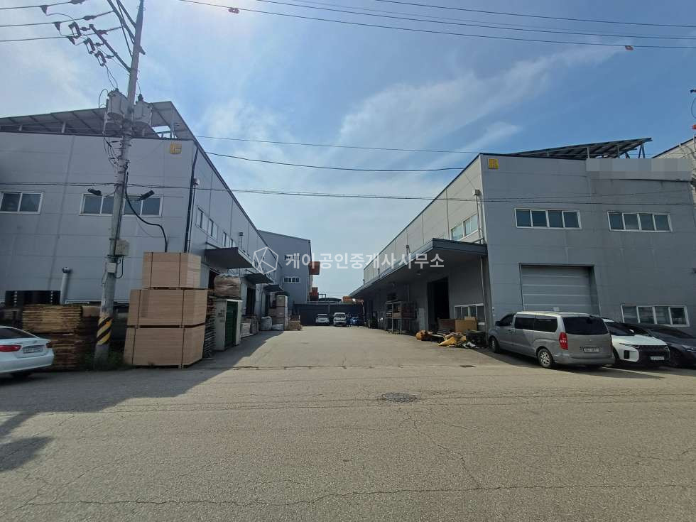 인천 서해구 석남동 상가+공장 2개동 구성, 대지 902p, 연 758p, 대로변 모서리 위치, 상가 임대수익 가능 매매 매물번호 12340 사진 1
