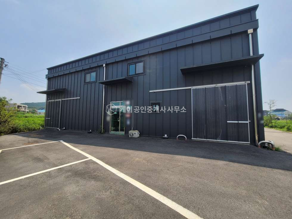 경기 파주시 탄현면 만우리 파주 식품공장매매, 해썹시설 완비, 도크시설, 연 348평, 단독마당, 자유로 1분, 하수직관, 고전력 매매 매물번호 11173 사진 2