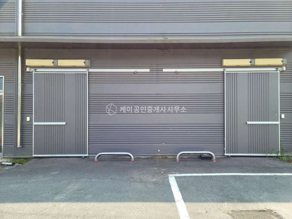경기 파주시 탄현면 만우리 파주 식품공장매매, 해썹시설 완비, 도크시설, 연 348평, 단독마당, 자유로 1분, 하수직관, 고전력 매매 매물번호 11173 사진 6