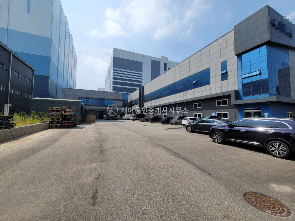 인천 서해구 원창동 1동 인천북항, 인천항 인근 , 사옥형 대형공장, 연 1068평, 고전력 990kw,, 호이스트, 화물리프트, 급매가 매매가능 월세 매물번호 11166 사진 4