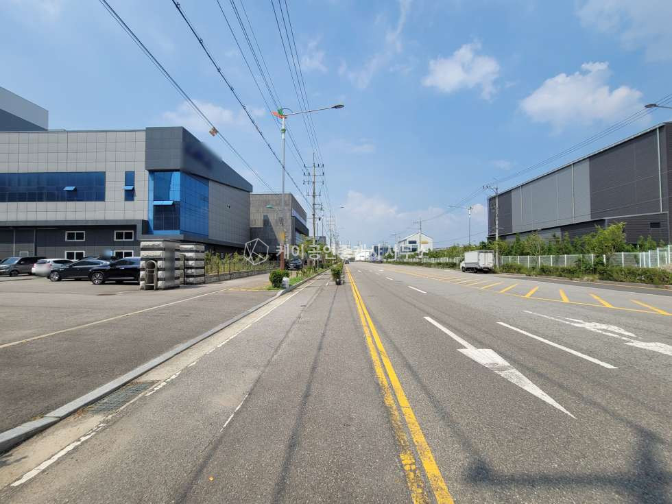인천 서해구 원창동 1동 인천북항, 인천항 인근 , 사옥형 대형공장, 연 1068평, 고전력 990kw,, 호이스트, 화물리프트, 급매가 매매가능 월세 매물번호 11166 사진 10
