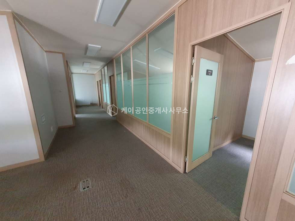 경기 김포시 운양동 1종근생, 실사용 약 287평, 추레라,신도시인접, 광고효과 굿! 월세 매물번호 12356 사진 17