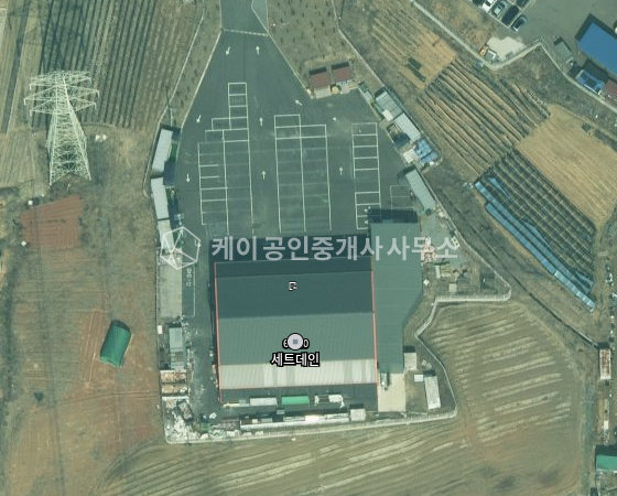 경기 화성만세구 향남읍 구문천리 1동 대지 1800p, 연 300p, 전시장, 스튜디오, 판매 시설, 대형 마당 월세 매물번호 12387 사진 2