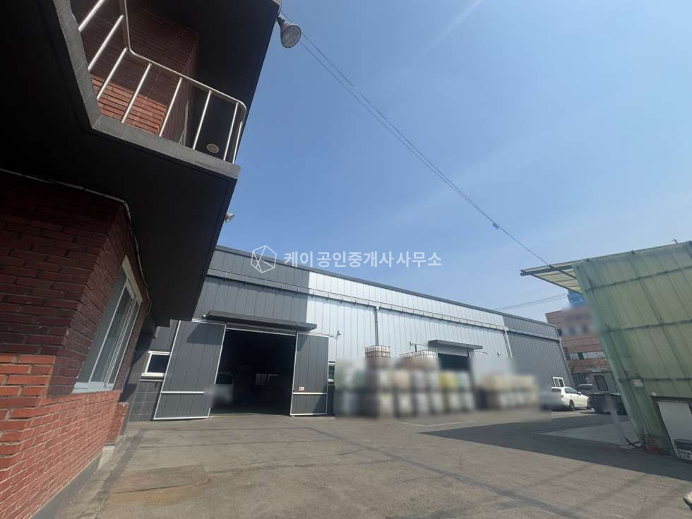 경기 평택시 모곡동 송탄 일반 산업단지 내 공장, 연면적 277평 공장 임대, 사무동O, 전력 70kw, 화학코드O 월세 매물번호 12406 사진 2