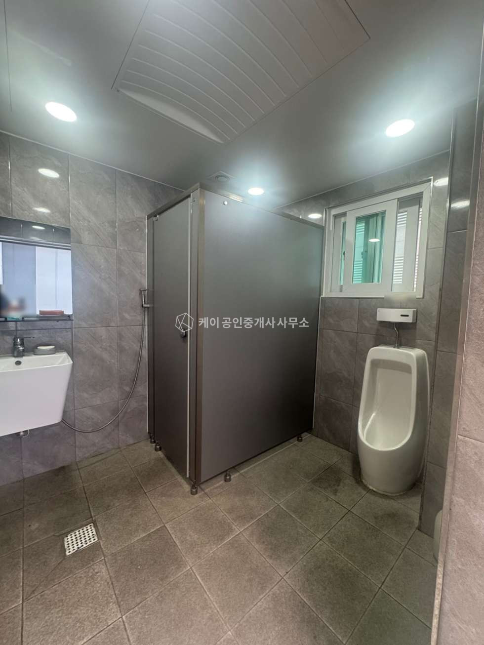 경기 평택시 모곡동 송탄 일반 산업단지 내 공장, 연면적 277평 공장 임대, 사무동O, 전력 70kw, 화학코드O 월세 매물번호 12406 사진 19