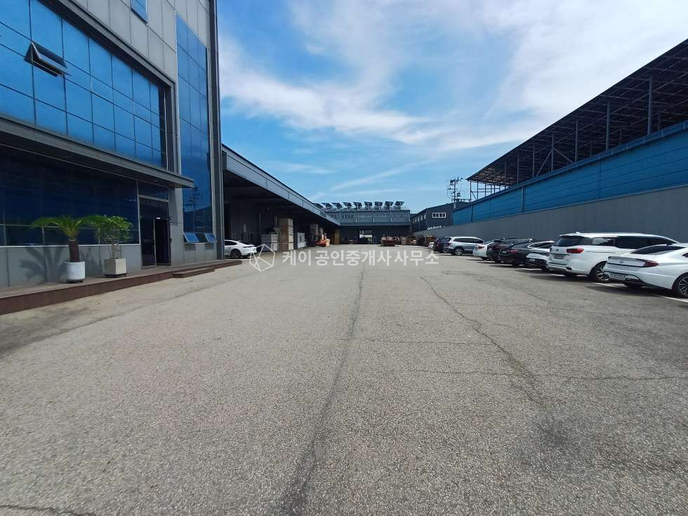 인천 서해구 석남동 B동 대로변 대형창고, 전용521평, 트레일러 진출입 원활, 층고 10m 아상 월세 매물번호 12415 사진 1