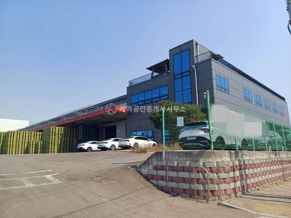 인천 서해구 석남동 연면적 1245평, 대형 물류창고사옥, 넓은 야드, 트레일러 충분 진입, 사무실 126평 매매 매물번호 11827 사진 2