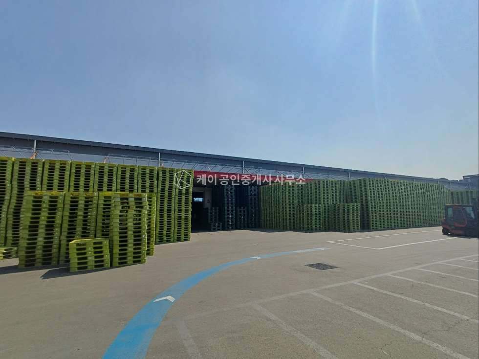 인천 서해구 석남동 연면적 1245평, 대형 물류창고사옥, 넓은 야드, 트레일러 충분 진입, 사무실 126평 매매 매물번호 11827 사진 4