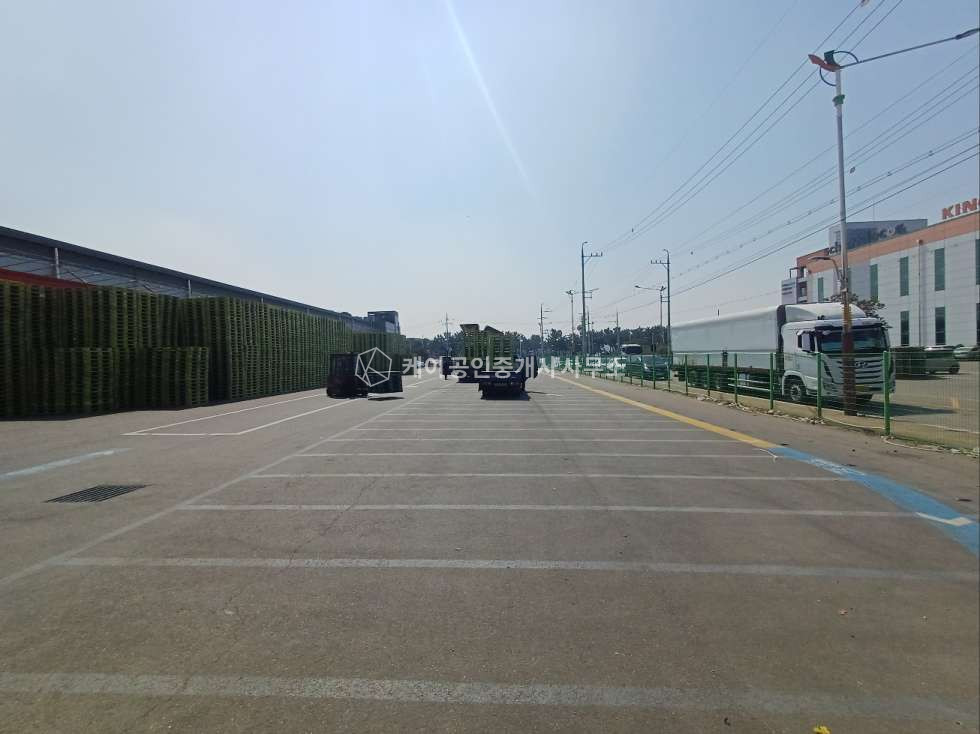 인천 서해구 석남동 연면적 1245평, 대형 물류창고사옥, 넓은 야드, 트레일러 충분 진입, 사무실 126평 매매 매물번호 11827 사진 5