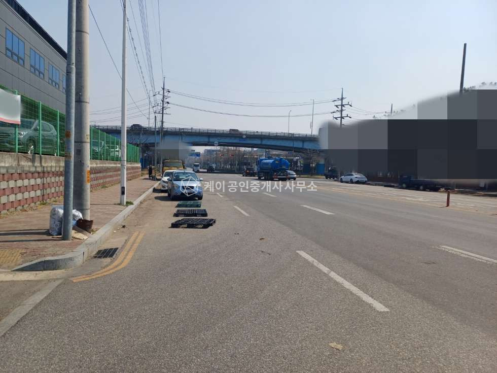 인천 서해구 석남동 연면적 1245평, 대형 물류창고사옥, 넓은 야드, 트레일러 충분 진입, 사무실 126평 매매 매물번호 11827 사진 15