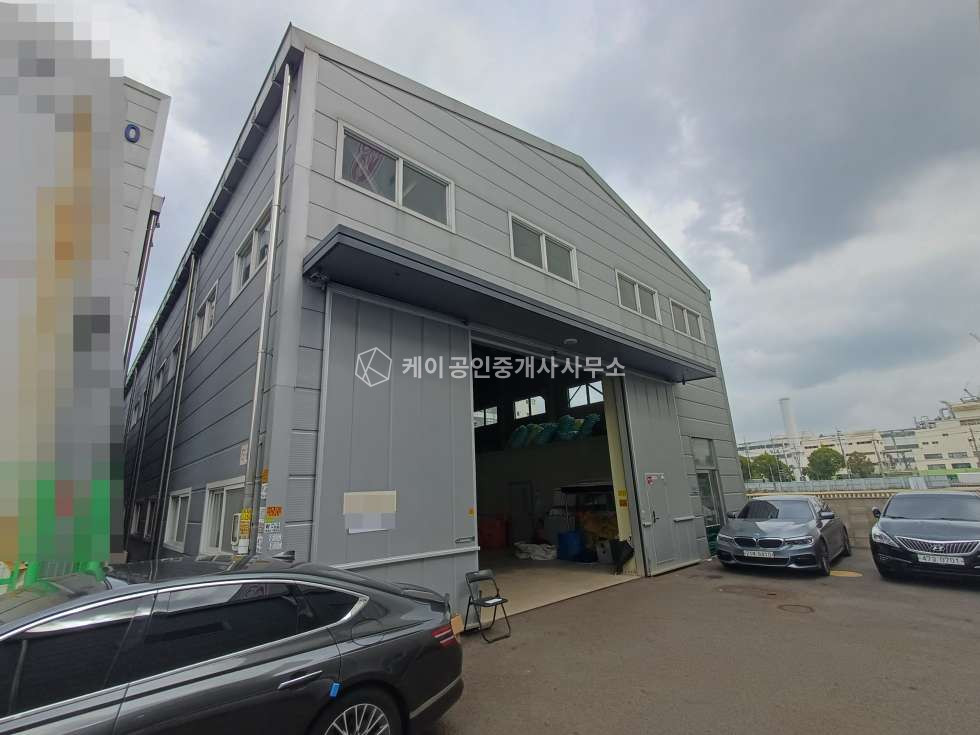 인천 서해구 가좌동 1동 준신축급 깔끔한 공장, 대지 182평, 연 127평, 단층, 층고 8m 매매 매물번호 12483 사진 1