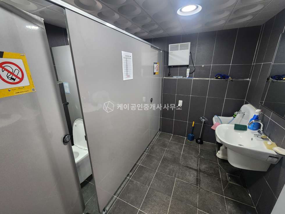 경기 김포시 대곶면 송마리 공장 1001평+가설200평, 추레라, 쇼룸(사무실)완비, 물류업종 추천 월세 매물번호 12488 사진 8