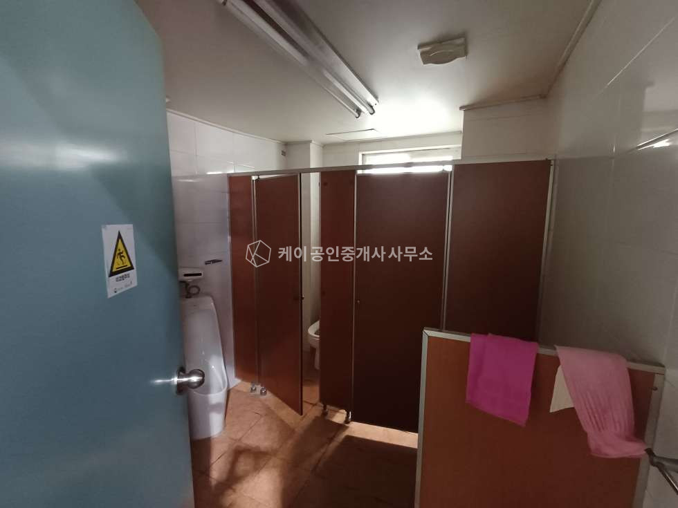 인천 서해구 가좌동 깔끔한 단독공장, 대지 183평, 연 168평, 호이스트 5톤+2톤, 2층 사무실 매매 매물번호 12490 사진 4