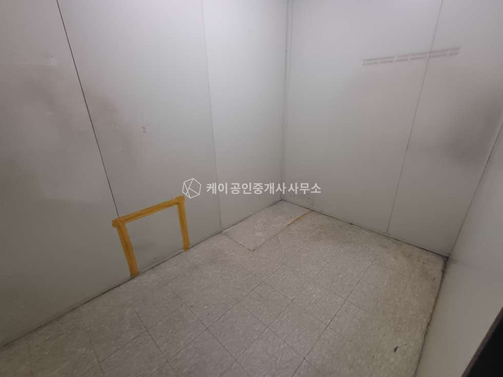 인천 서해구 가좌동 신우정밀동 실속형 소형 단독 공장, 대지 140평, 연 121평, 호이스트 2.8톤, 내부 사무실 매매 매물번호 12499 사진 12