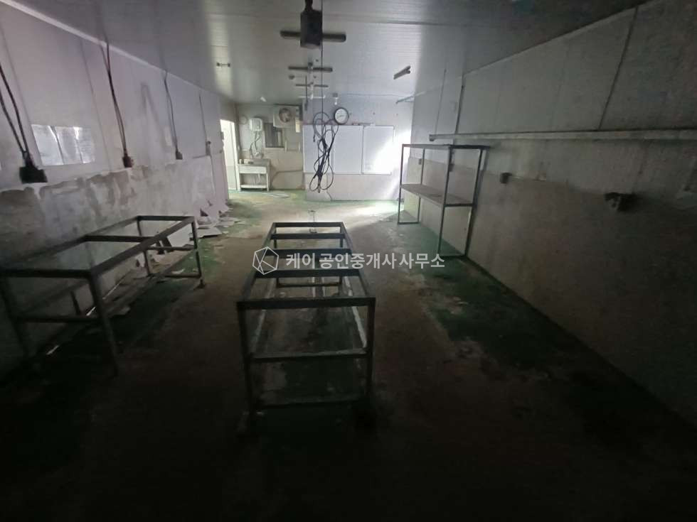 인천 서해구 가좌동 1동 무권리 식품 공장, 임대면적 150평, 냉장냉동고 5대, 내부 사무실 월세 매물번호 12513 사진 9