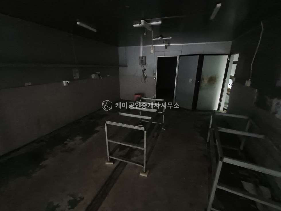 인천 서해구 가좌동 1동 무권리 식품 공장, 임대면적 150평, 냉장냉동고 5대, 내부 사무실 월세 매물번호 12513 사진 10