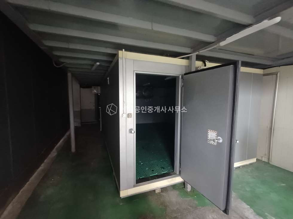 인천 서해구 가좌동 1동 무권리 식품 공장, 임대면적 150평, 냉장냉동고 5대, 내부 사무실 월세 매물번호 12513 사진 13