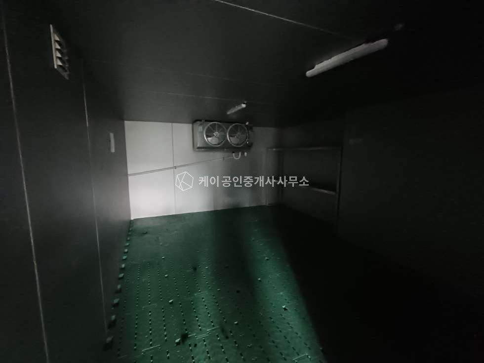 인천 서해구 가좌동 1동 무권리 식품 공장, 임대면적 150평, 냉장냉동고 5대, 내부 사무실 월세 매물번호 12513 사진 14