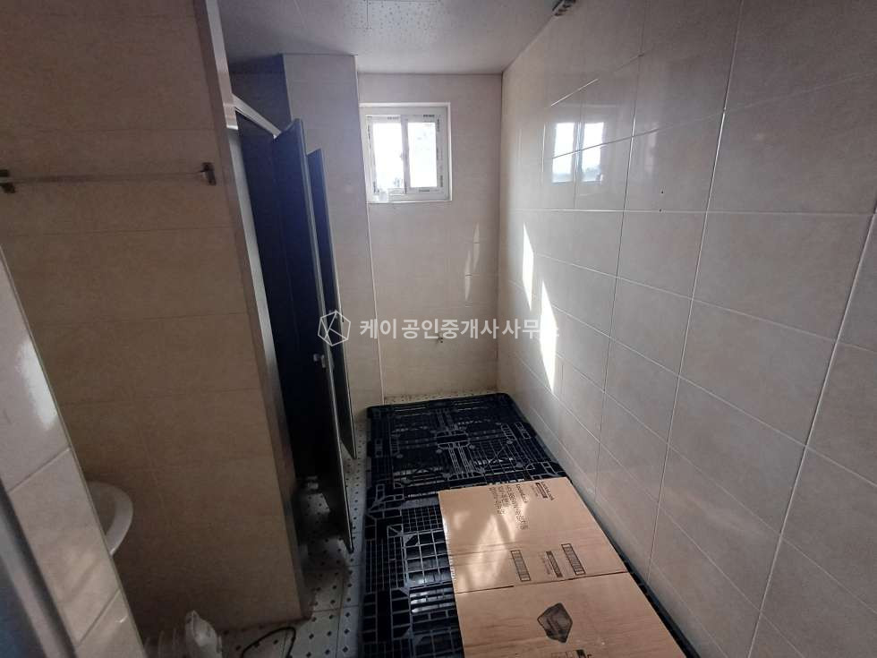 경기 시흥시 방산동 신천ic 차량 5분, 1층 95평+2층 95평, 대형차량 진입 가능, 제조업 가능 월세 매물번호 12539 사진 11
