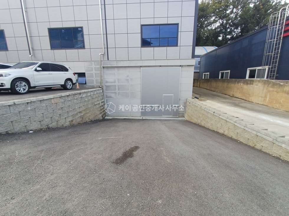 경기 시흥시 방산동 임대면적 161평, 신천ic 인근, 공장 등록 가능, 내부 차량 진입 가능 월세 매물번호 12540 사진 2