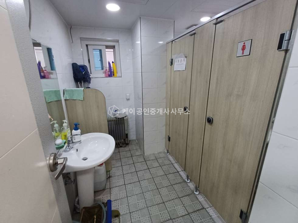 인천 서해구 석남동 사출설비 포함 단독 2층 공장 매도, 대지 312p, 연 432p, 호이스트 2기, 화물승강기 2톤 매매 매물번호 12337 사진 9