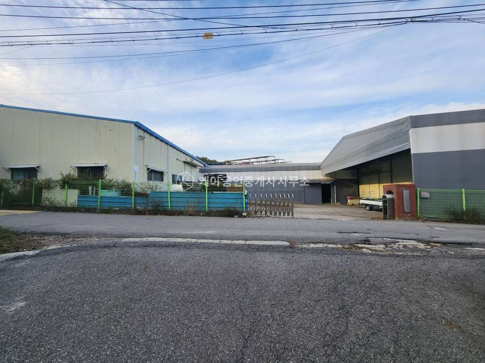 경기 김포시 통진읍 옹정리 공장 360평+가설130평, 단독공장, 전력 250kw,사무실,기숙사,대형차량 매매 매물번호 12641 사진 1