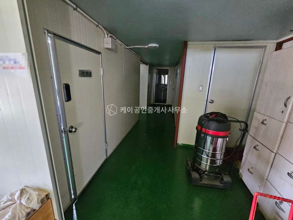 경기 파주시 조리읍 능안리 설문 IC 10분, 대지 780평 연면적 452평, 호이스트, 화물EV , 40피트 츄레라, 넓은마당 매매 매물번호 12682 사진 10