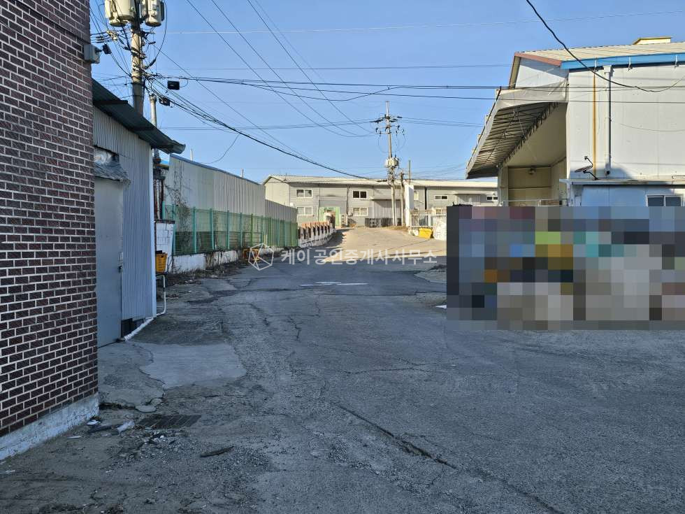 경기 파주시 조리읍 능안리 조리읍 능안리 시세 대비 저렴한 1층 300평 창고 통임대, 넓은 마당 대형 차량 진출입 가능 월세 매물번호 12700 사진 8