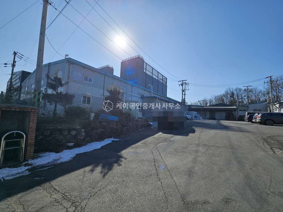 경기 파주시 조리읍 오산리 오산산업단지 인근 대형 공장 매매, 대지 2330평, 연면적 951평, 40ft 츄레라가능, 고압전력 매매 매물번호 12708 사진 2