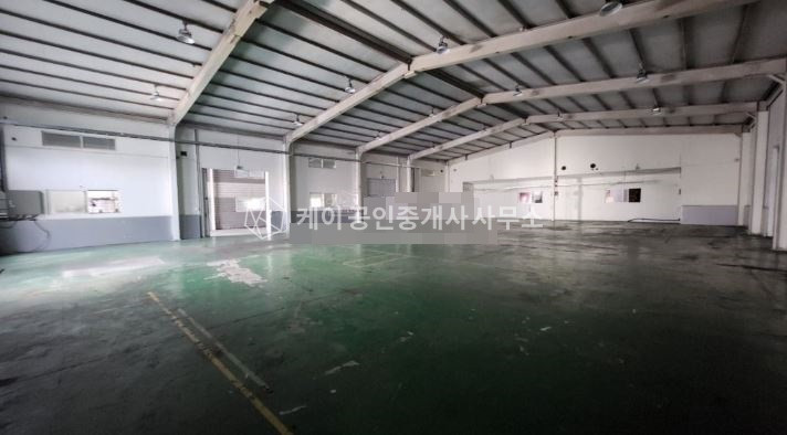 경기 파주시 조리읍 오산리 오산산업단지 인근 대형 공장 매매, 대지 2330평, 연면적 951평, 40ft 츄레라가능, 고압전력 매매 매물번호 12708 사진 4