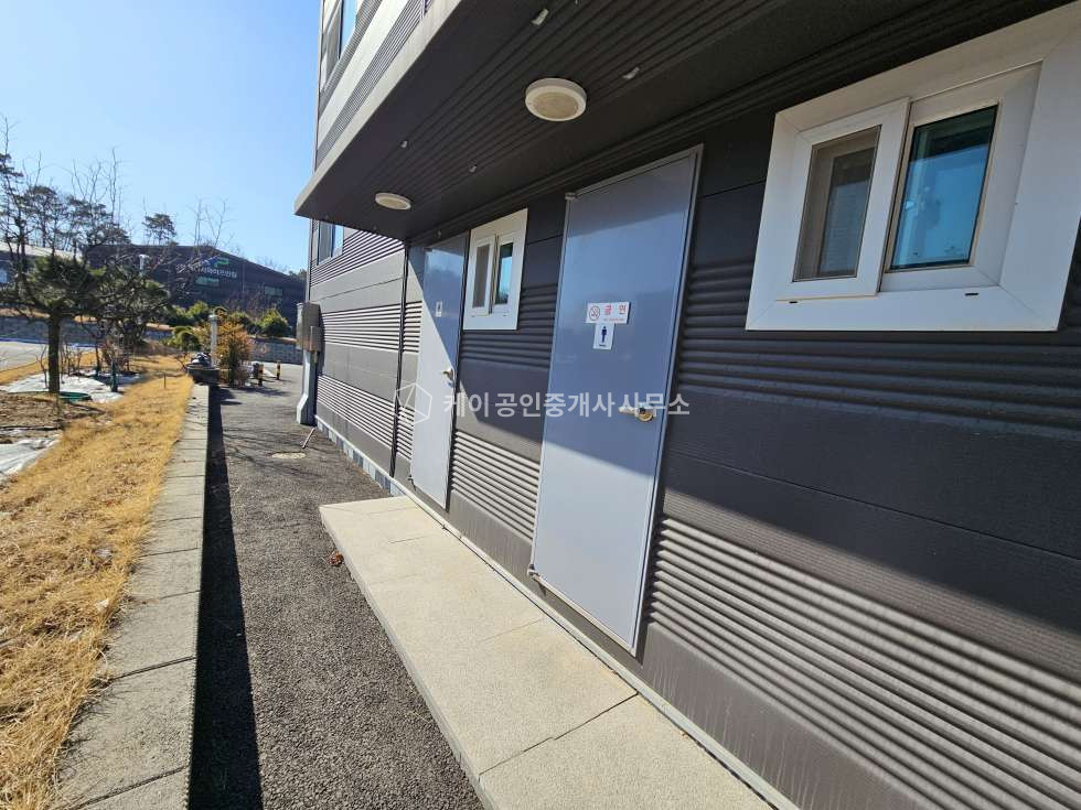 경기 파주시 탄현면 법흥리 신축 150평 임대, 물류창고 추천, 내부 사무실, 자동문 설치, 깔끔하고 넓은 마당, 츄레라 가능 월세 매물번호 12728 사진 7
