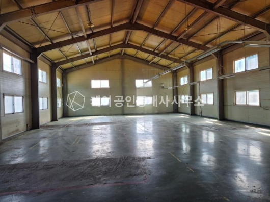경기 파주시 탄현면 법흥리 나동 자유로 인접 120평 공장 임대,저렴한 임대료, 층고 7 m, 대형차 진입가능,넓은 주차공간 월세 매물번호 12731 사진 4