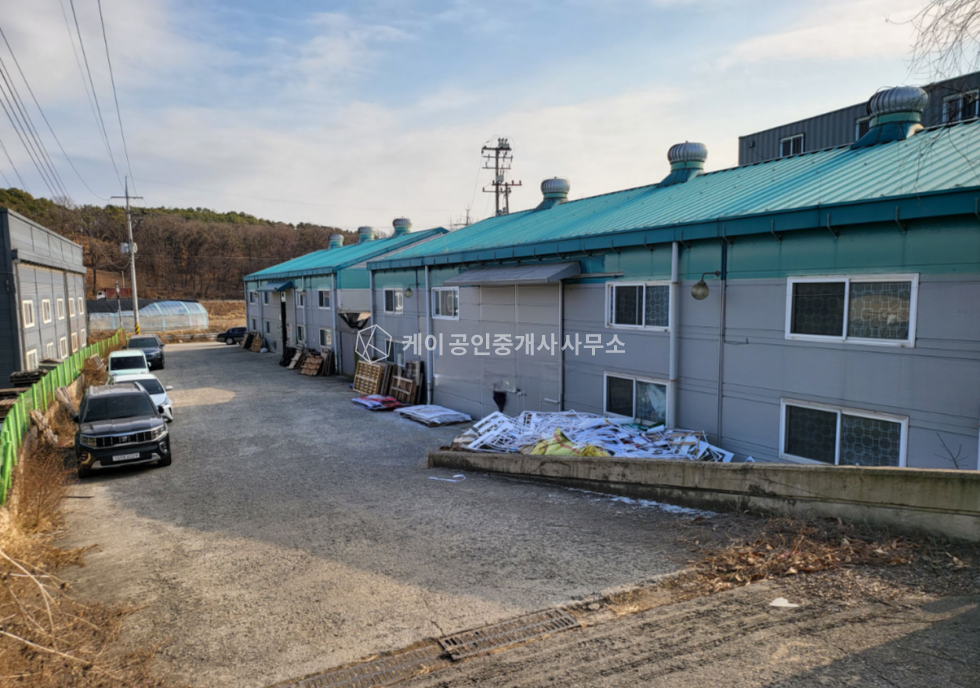경기 파주시 탄현면 법흥리 나동 자유로 인접 120평 공장 임대,저렴한 임대료, 층고 7 m, 대형차 진입가능,넓은 주차공간 월세 매물번호 12731 사진 5