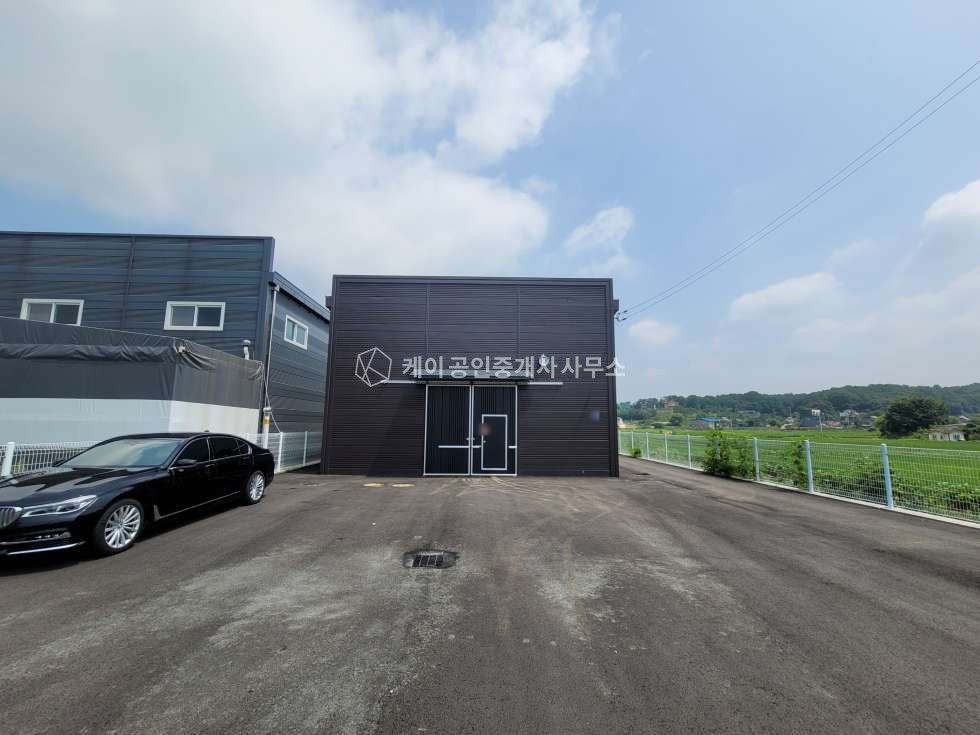 경기 파주시 탄현면 만우리 파주 신축 60평 근생, 생산관리지역, 넓은단독마당, 네모반듯 월세 매물번호 12449 사진 1